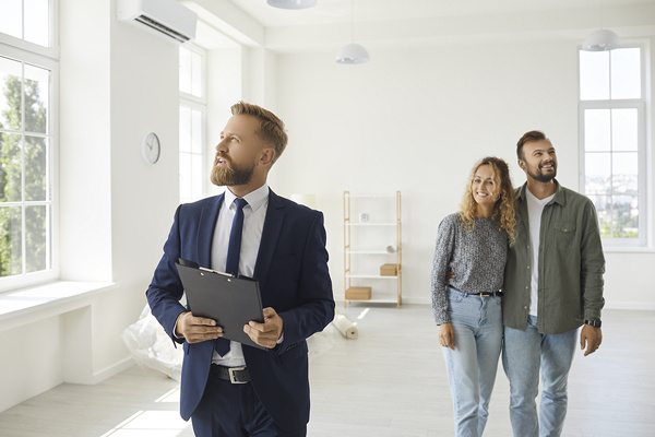 En moyenne, combien de mandats gère un chasseur immobilier  ?